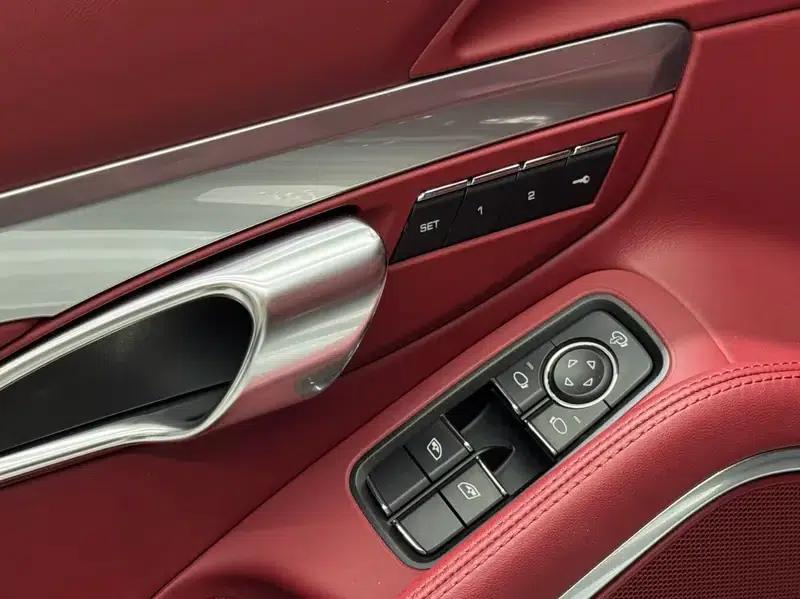 2022 Porsche 718 Boxster 2.0T — миниатюра 34