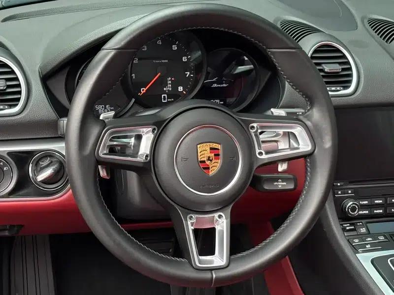 2016 Porsche 718 Boxster 2.0T — миниатюра 10