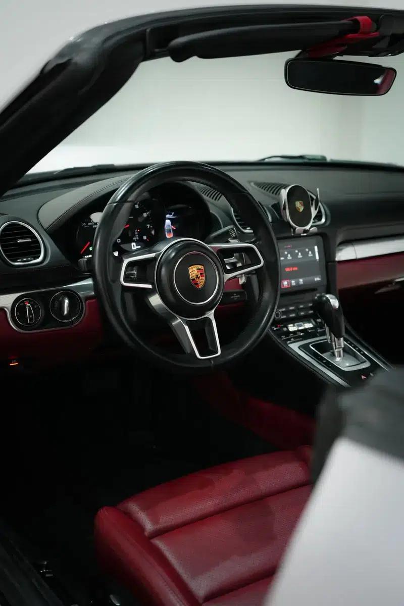 2018 Porsche 718 Boxster 2.0T — миниатюра 11