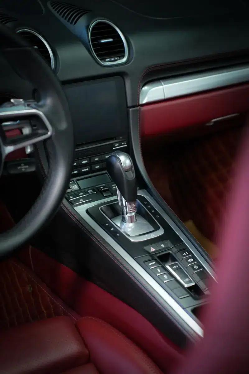 2018 Porsche 718 Boxster 2.0T — миниатюра 13