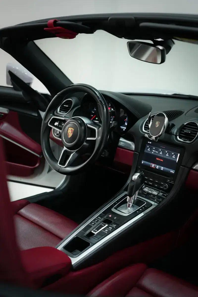 2018 Porsche 718 Boxster 2.0T — миниатюра 10