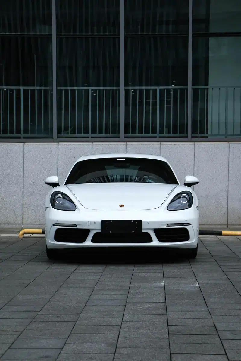 Porsche 718 Cayman 2018 2.0T — миниатюра 2