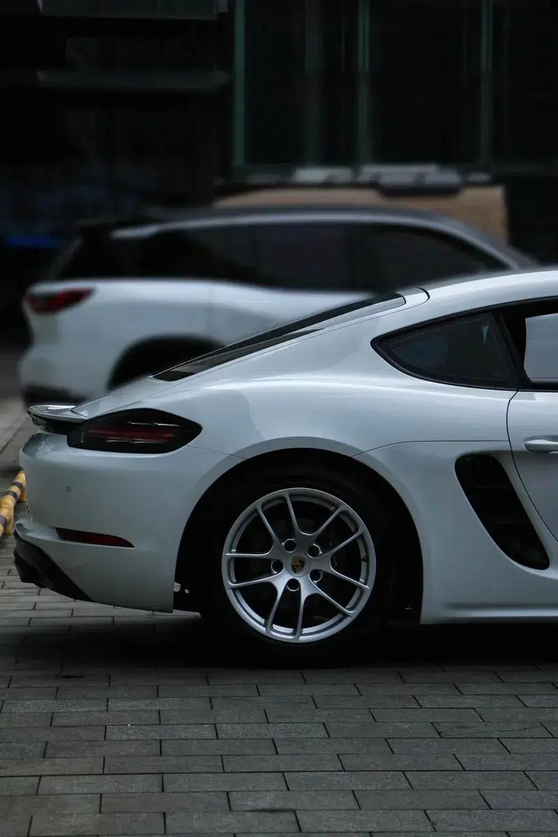 Porsche 718 Cayman 2018 2.0T — миниатюра 12