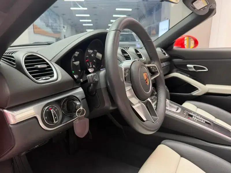 2018 Porsche 718 Boxster 2.0T — миниатюра 16