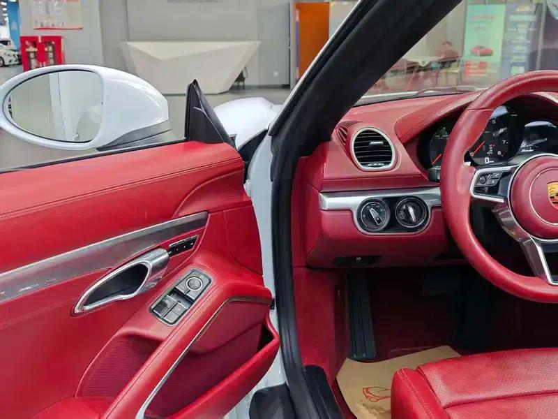 2016 Porsche 718 Boxster 2.0T — миниатюра 10
