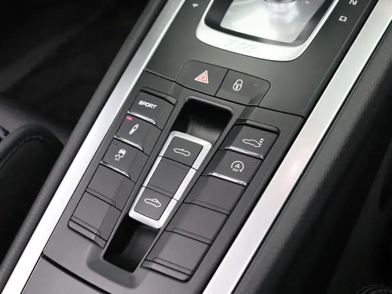 2016 Porsche 718 Boxster 2.0T — миниатюра 27