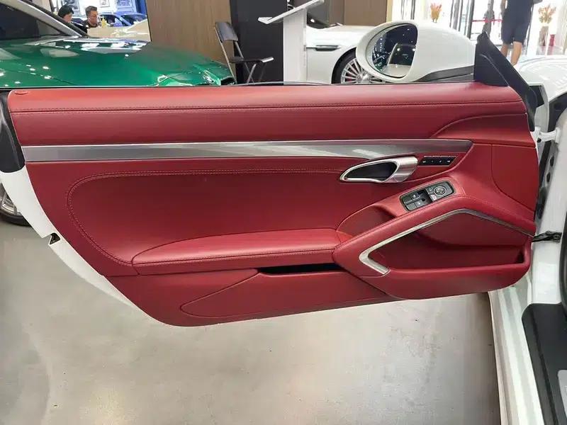 2016 Porsche 718 Boxster 2.0T — миниатюра 15