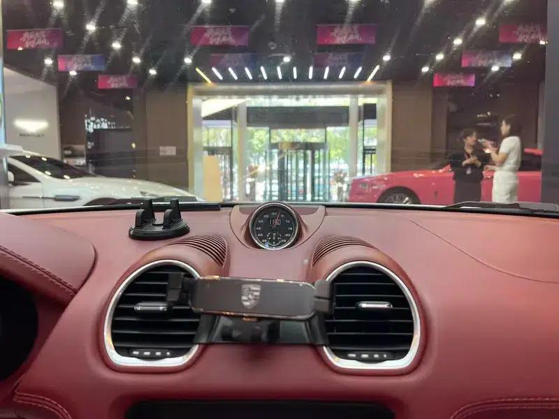 2016 Porsche 718 Boxster 2.0T — миниатюра 9