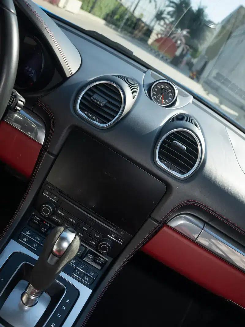 Porsche 718 Cayman 2023 2.0T — миниатюра 8