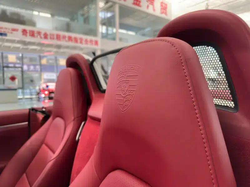2023 Porsche 718 Boxster 2.0T — миниатюра 23
