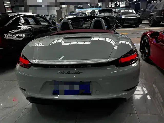 2020 Porsche 718 Boxster 2.0T — миниатюра 5