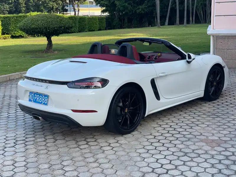 2022 Porsche 718 Boxster 2.0T — миниатюра 7