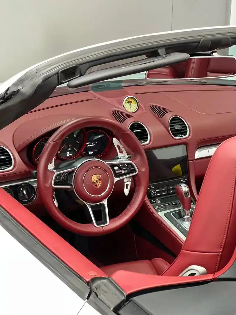 2020 Porsche 718 Boxster 2.0T — миниатюра 10