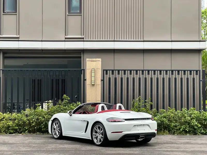 2023 Porsche 718 Boxster 2.0T — миниатюра 3