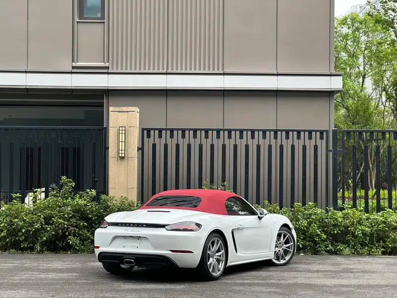 2023 Porsche 718 Boxster 2.0T — миниатюра 4