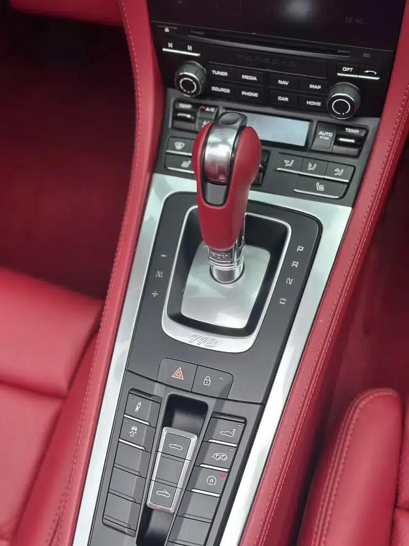 2023 Porsche 718 Boxster 2.0T — миниатюра 8