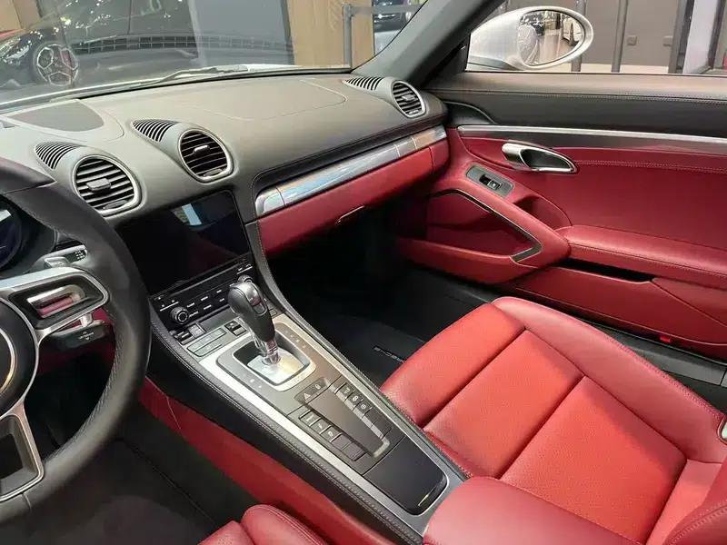 Porsche 718 Cayman 2018 2.0T — миниатюра 15