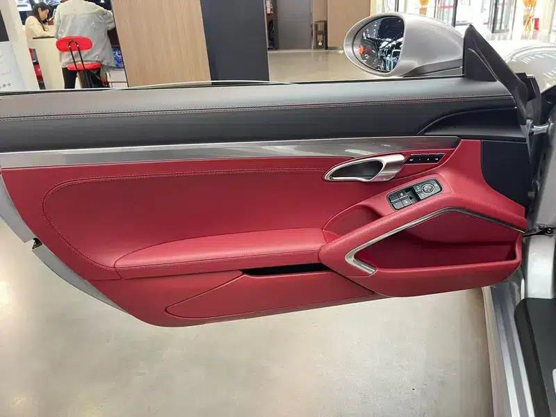 Porsche 718 Cayman 2018 2.0T — миниатюра 16