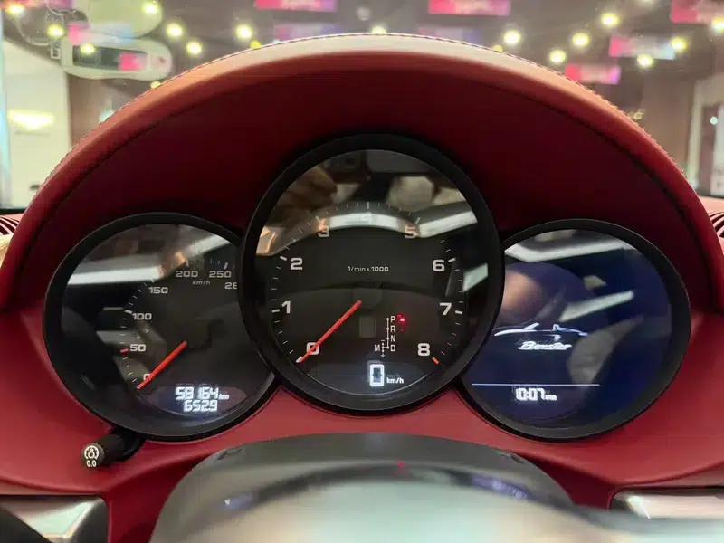 2020 Porsche 718 Boxster 2.0T — миниатюра 10