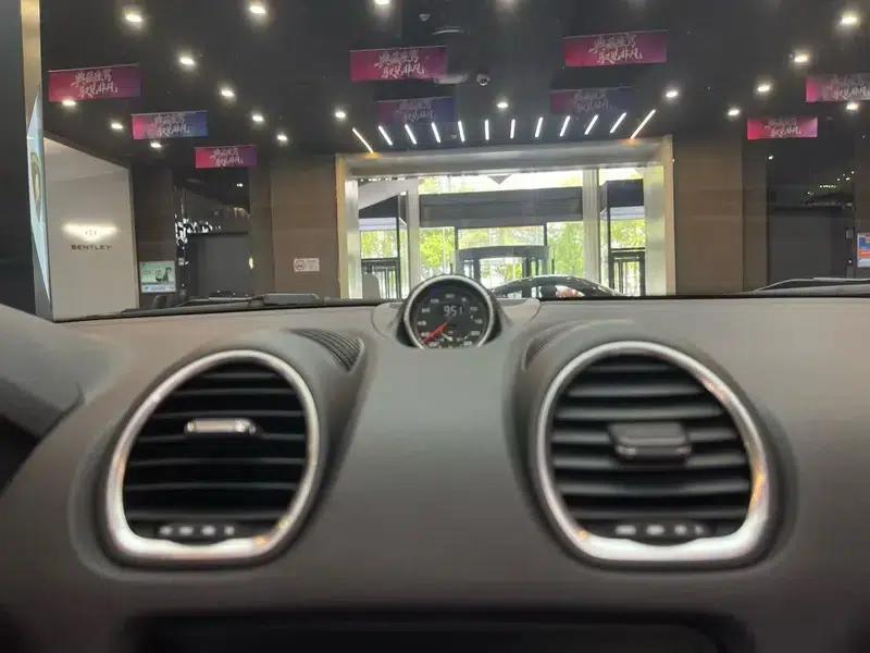 2019 Porsche 718 Boxster T — миниатюра 8