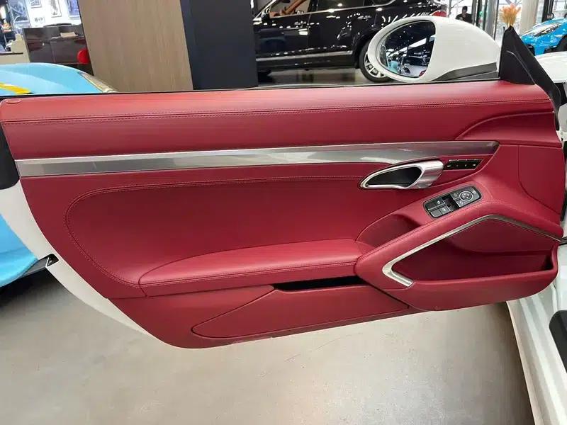 2020 Porsche 718 Boxster 2.0T — миниатюра 8