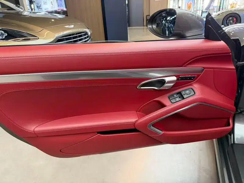 2020 Porsche 718 Boxster 2.0T — миниатюра 16