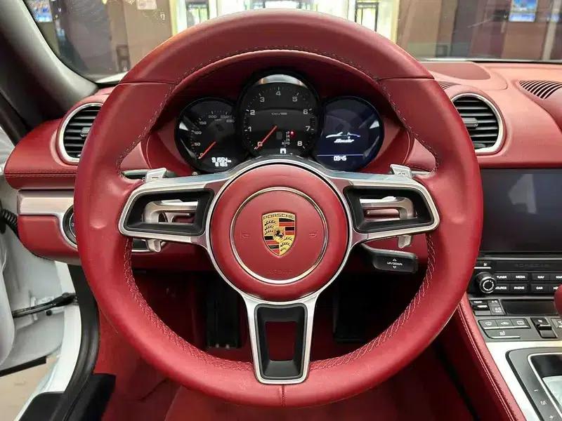 2016 Porsche 718 Boxster 2.0T — миниатюра 11