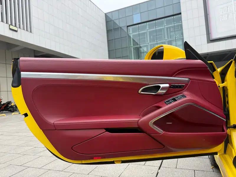 2022 Porsche 718 Boxster 2.0T — миниатюра 16