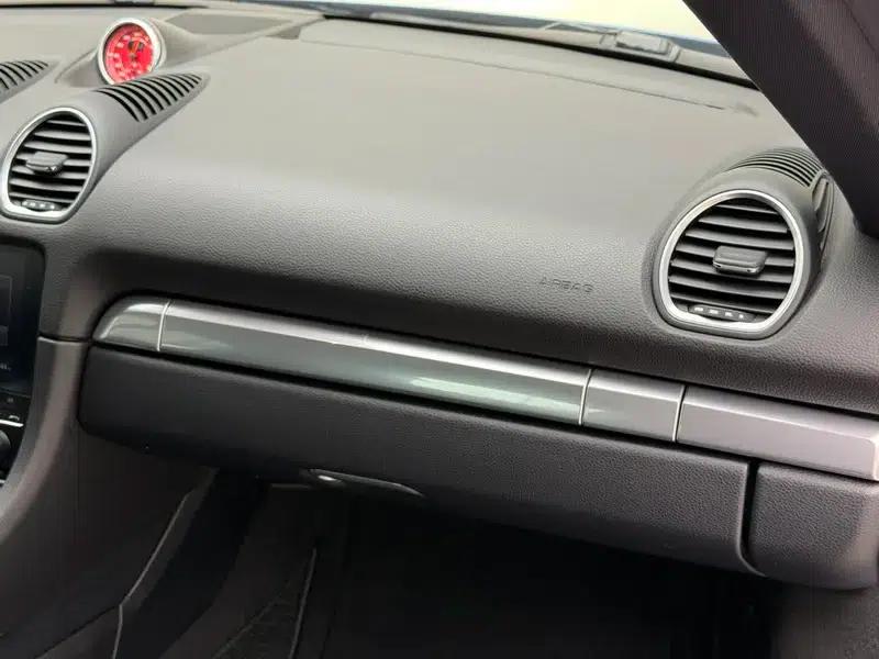 Porsche 718 Cayman 2018 2.0T — миниатюра 10