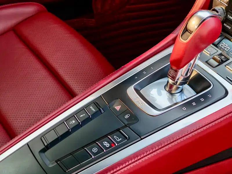 Porsche 718 Cayman 2018 2.0T — миниатюра 13
