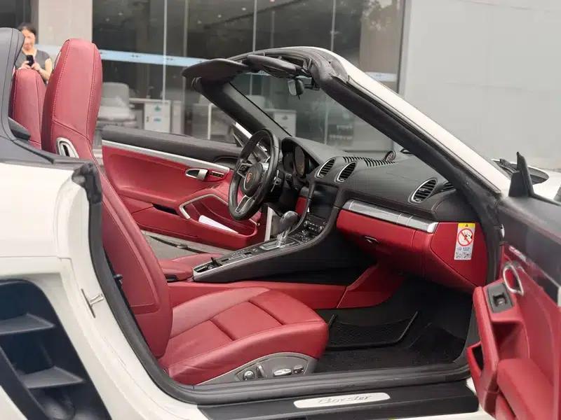 2016 Porsche 718 Boxster 2.0T — миниатюра 16