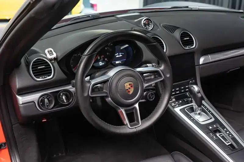 2020 Porsche 718 Boxster 2.0T — миниатюра 12