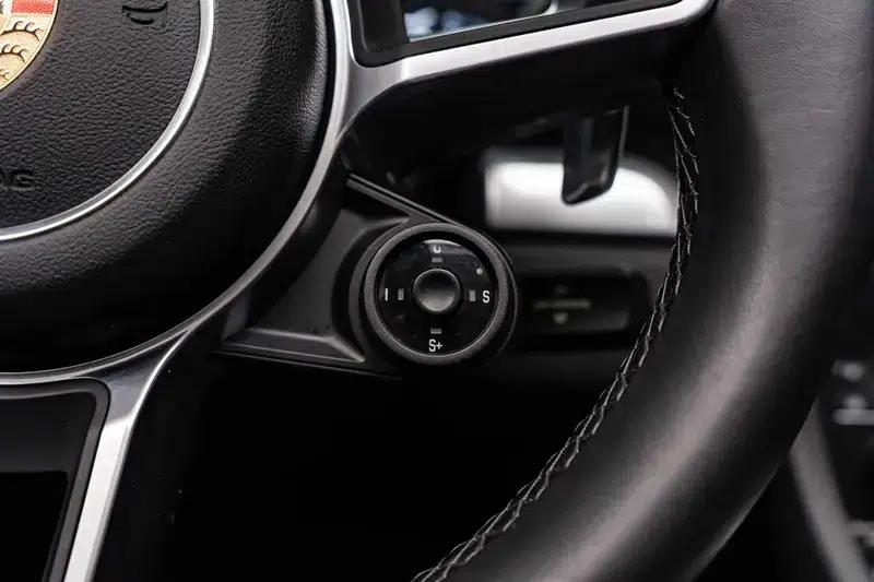 2020 Porsche 718 Boxster 2.0T — миниатюра 8
