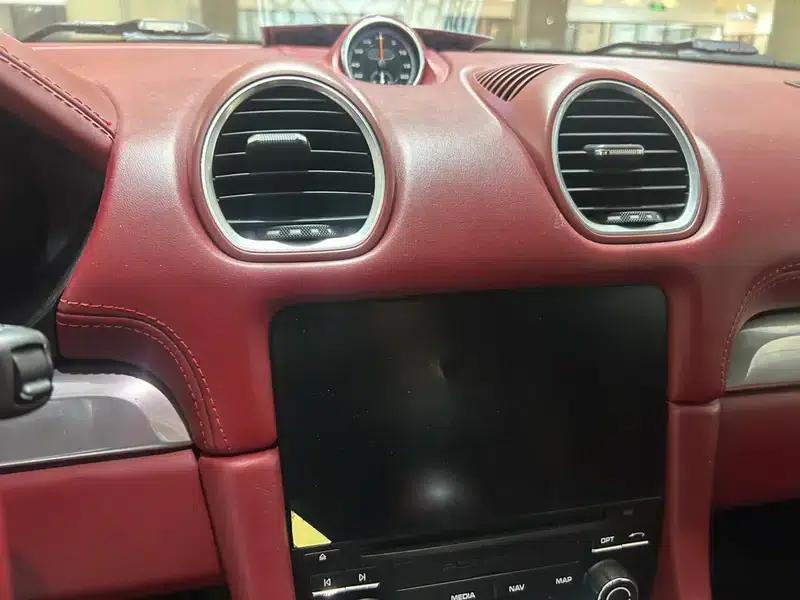 2020 Porsche 718 Boxster 2.0T — миниатюра 12