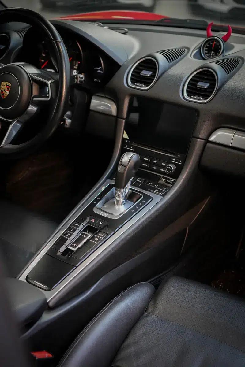 2016 Porsche 718 Boxster 2.0T — миниатюра 9