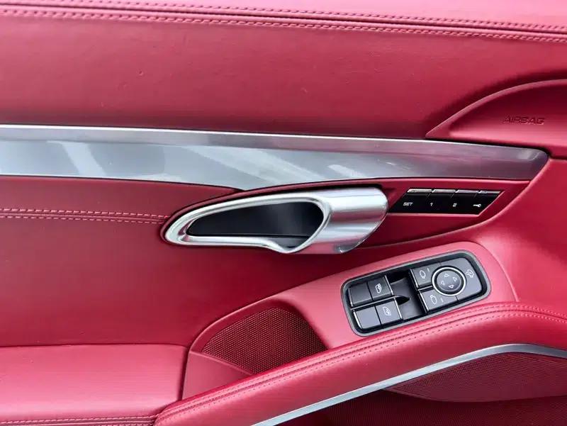 2020 Porsche 718 Boxster 2.0T — миниатюра 13
