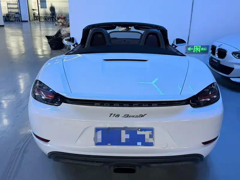 2016 Porsche 718 Boxster 2.0T — миниатюра 2