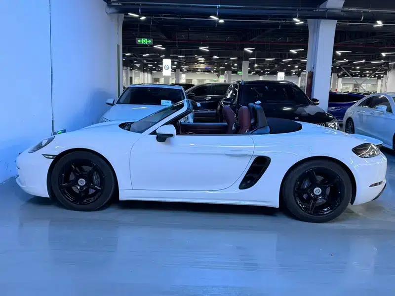 2016 Porsche 718 Boxster 2.0T — миниатюра 4