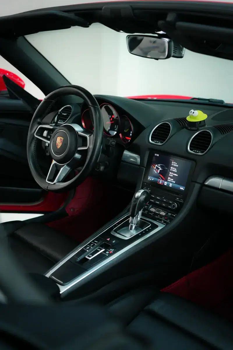 2016 Porsche 718 Boxster 2.0T — миниатюра 11