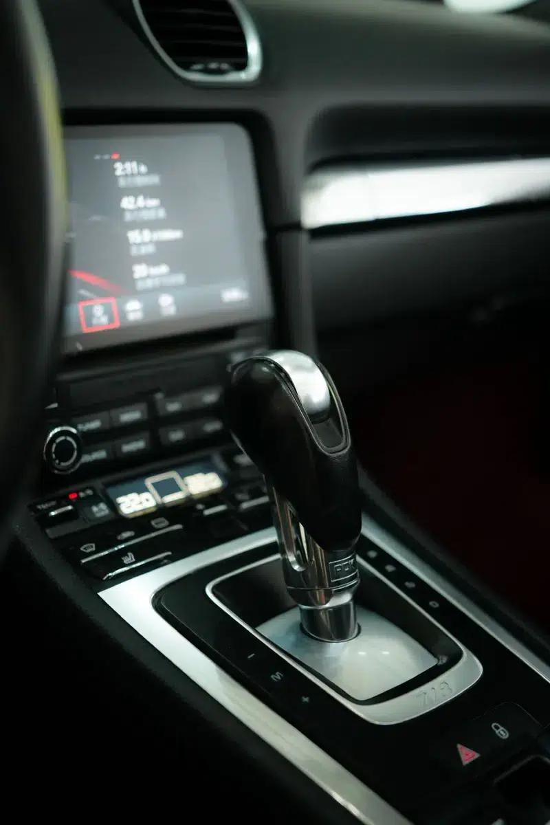 2016 Porsche 718 Boxster 2.0T — миниатюра 10