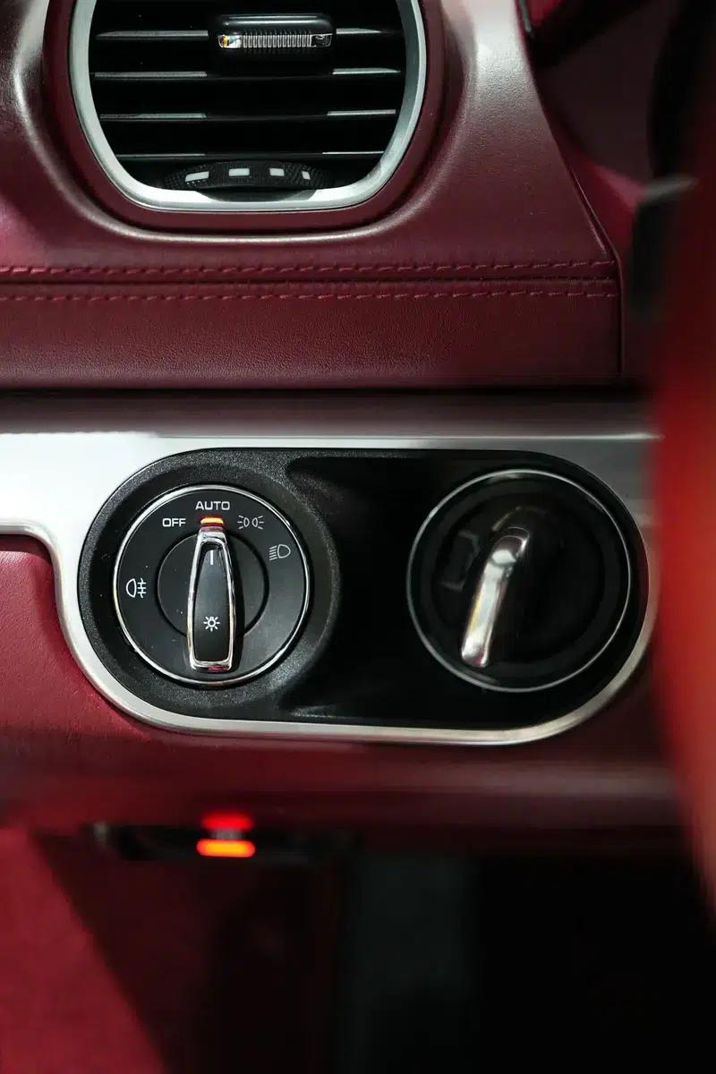 2018 Porsche 718 Boxster 2.0T — миниатюра 11