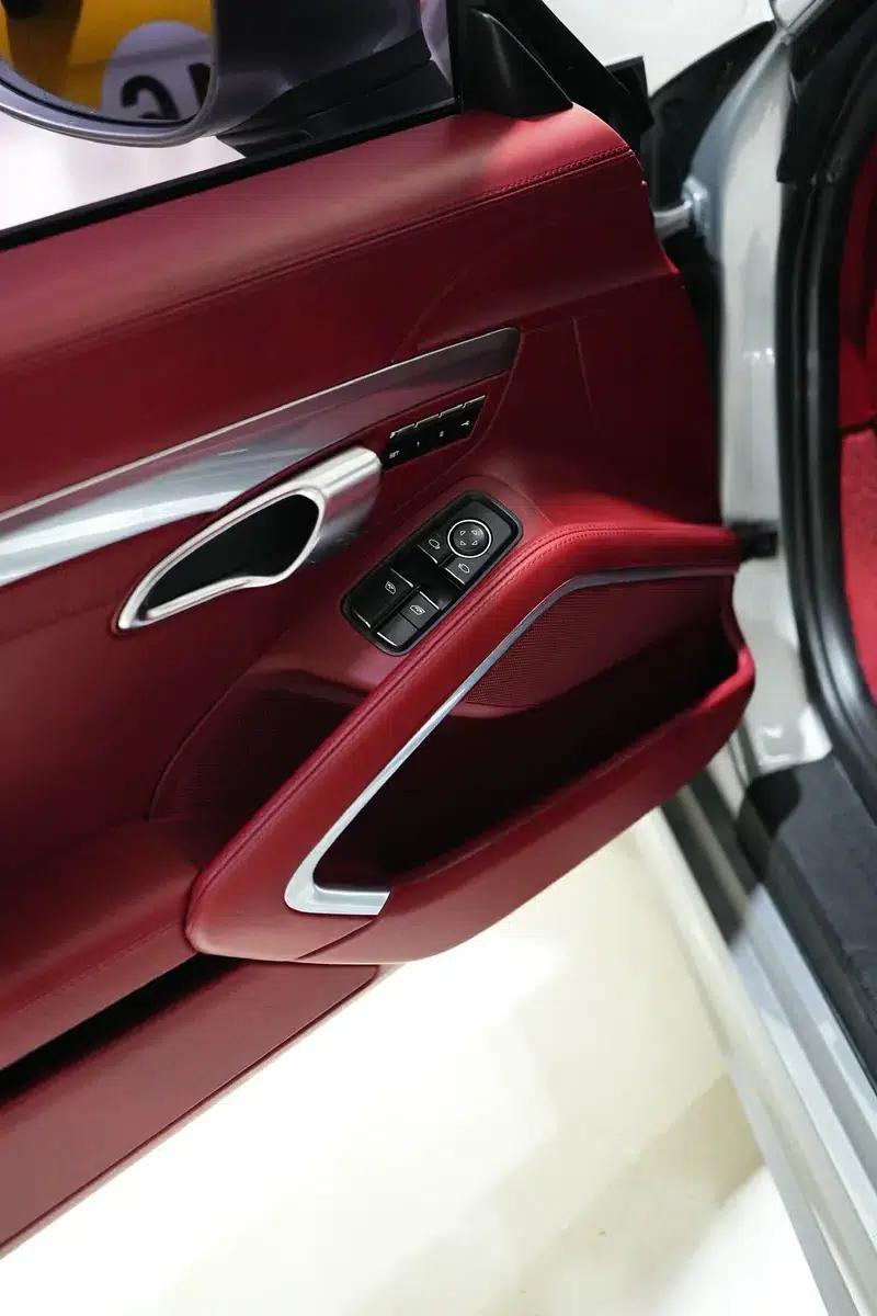 2018 Porsche 718 Boxster 2.0T — миниатюра 12