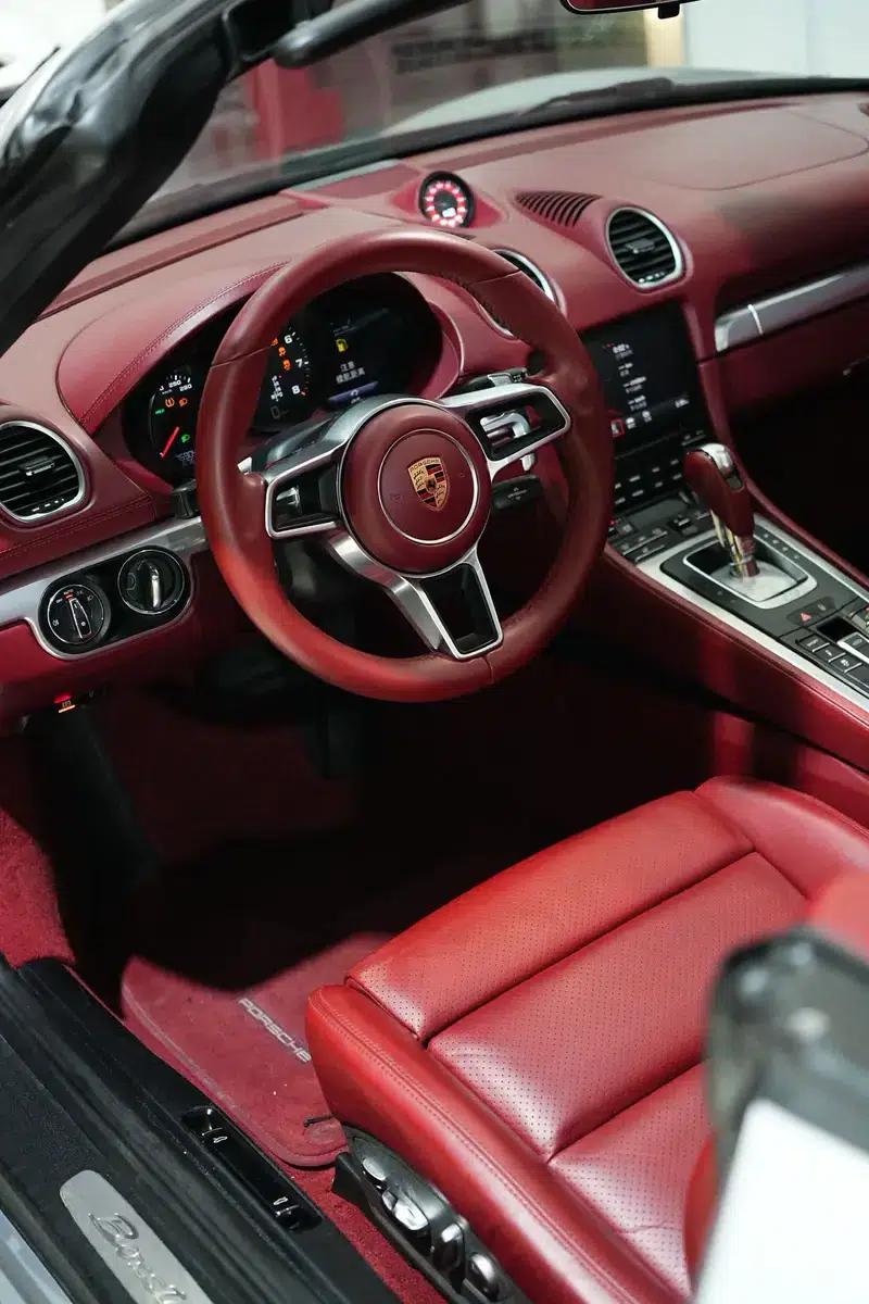 2018 Porsche 718 Boxster 2.0T — миниатюра 20