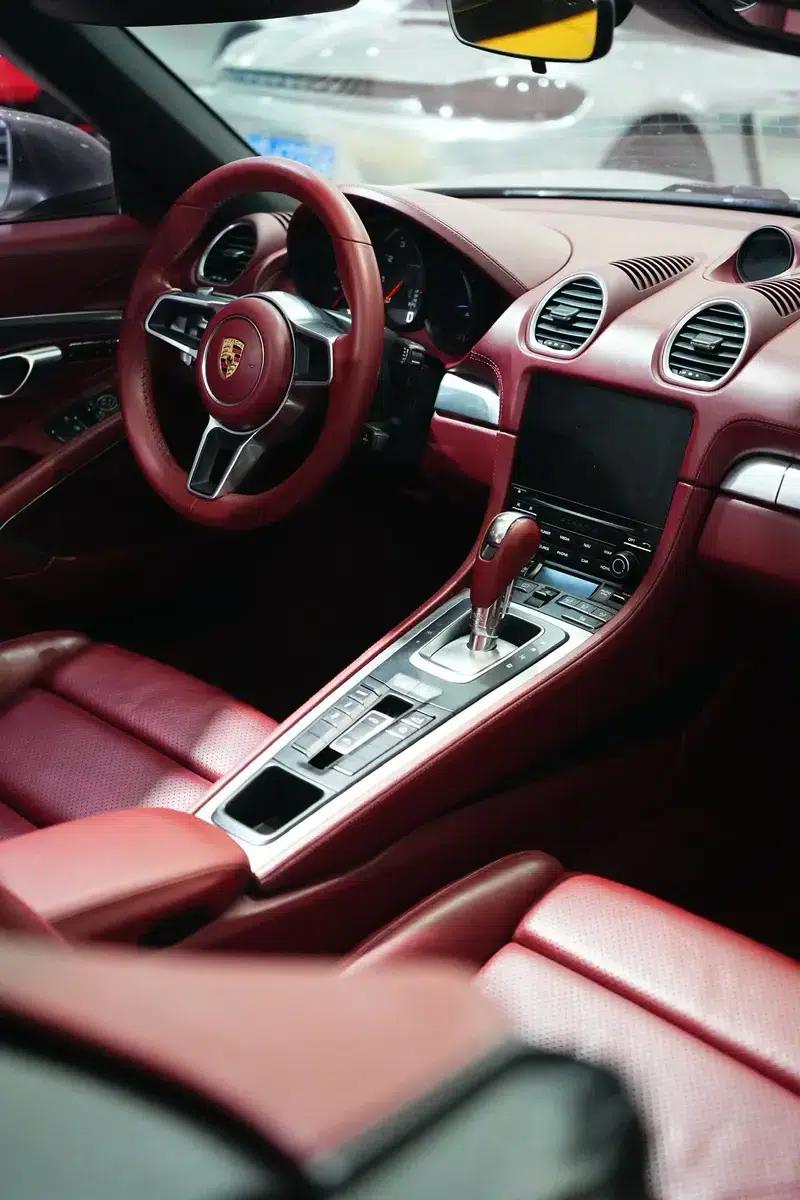 2018 Porsche 718 Boxster 2.0T — миниатюра 10