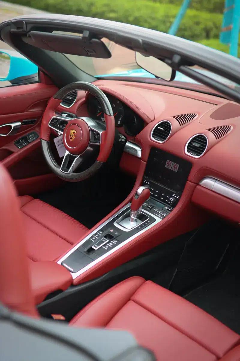 2020 Porsche 718 Boxster 2.0T — миниатюра 13