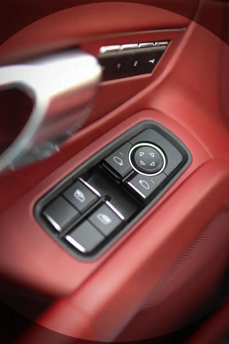 2020 Porsche 718 Boxster 2.0T — миниатюра 18