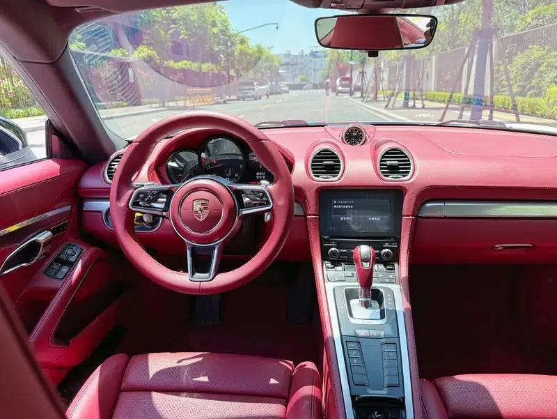 Porsche 718 Cayman 2018 2.0T — миниатюра 9