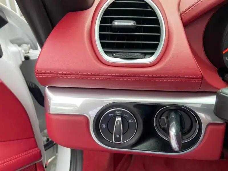 2020 Porsche 718 Boxster 2.0T — миниатюра 17