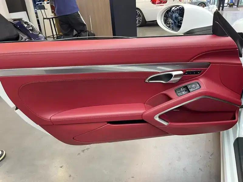 Porsche 718 Cayman 2020 2.0T — миниатюра 13