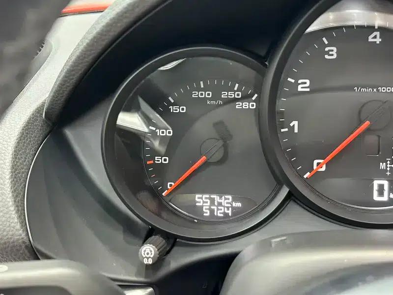 2020 Porsche 718 Boxster 2.0T — миниатюра 10